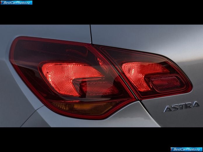 2010 Opel Astra - фотография 102 из 122