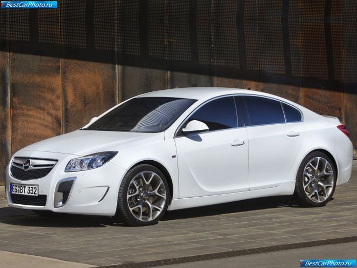 2010 Opel Insignia Opc - фотография 4 из 13