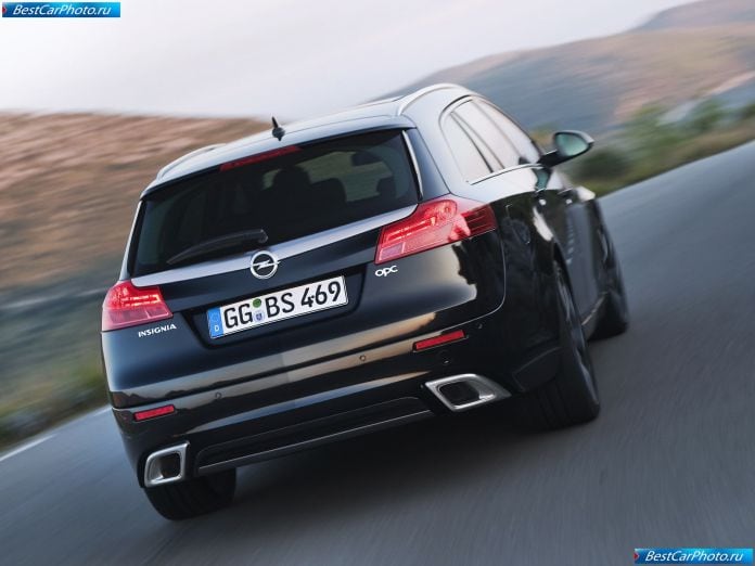 2010 Opel Insignia Opc Sports Tourer - фотография 6 из 6