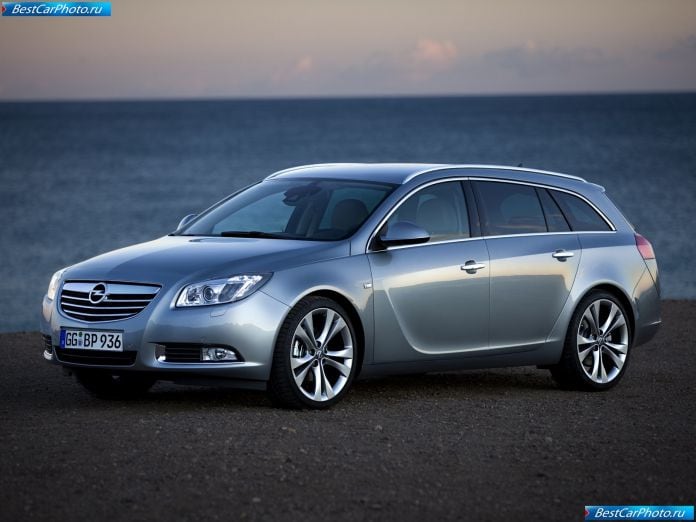 2010 Opel Insignia Sports Tourer - фотография 2 из 85