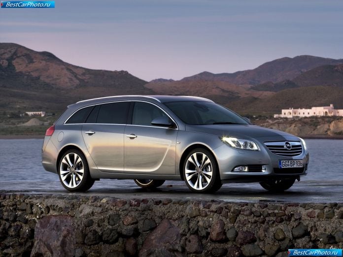 2010 Opel Insignia Sports Tourer - фотография 7 из 85
