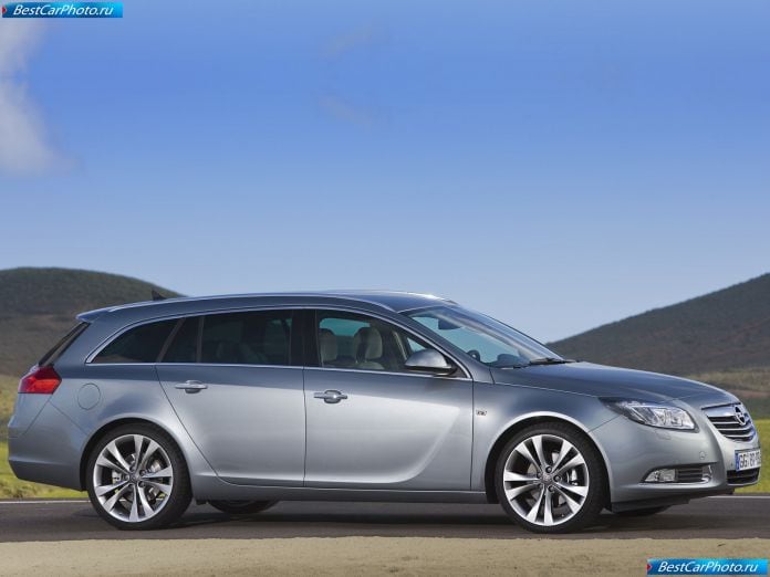 2010 Opel Insignia Sports Tourer - фотография 12 из 85