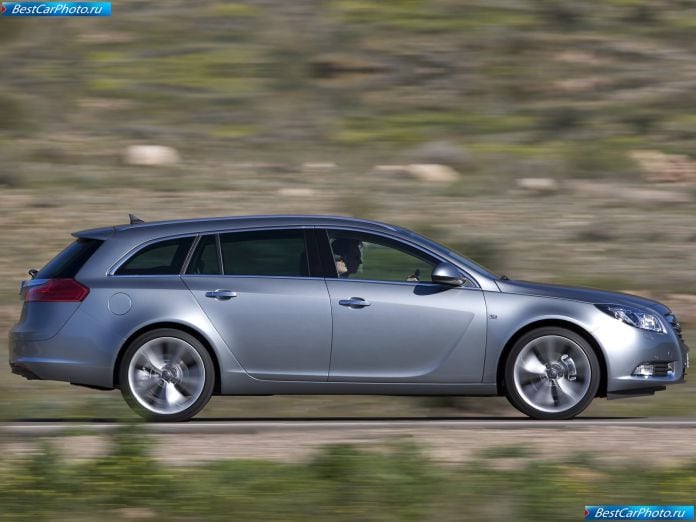 2010 Opel Insignia Sports Tourer - фотография 16 из 85