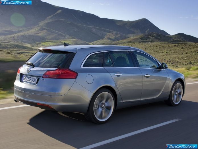 2010 Opel Insignia Sports Tourer - фотография 21 из 85