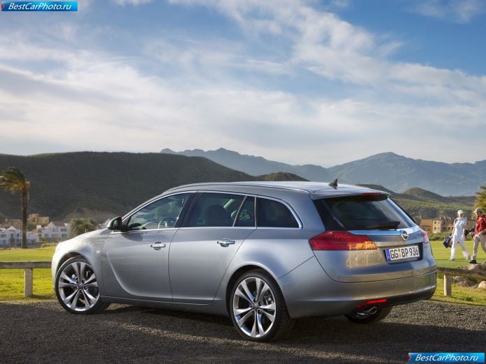 2010 Opel Insignia Sports Tourer - фотография 22 из 85