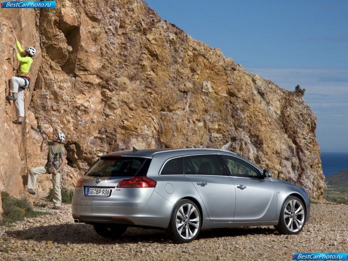 2010 Opel Insignia Sports Tourer - фотография 26 из 85