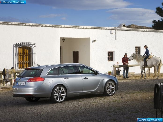 2010 Opel Insignia Sports Tourer - фотография 27 из 85