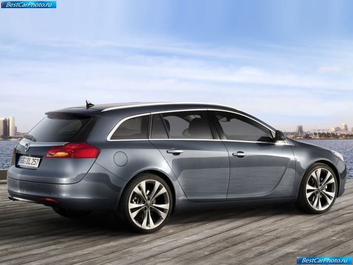 2010 Opel Insignia Sports Tourer - фотография 30 из 85
