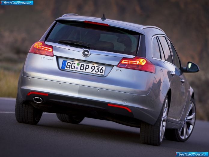 2010 Opel Insignia Sports Tourer - фотография 32 из 85