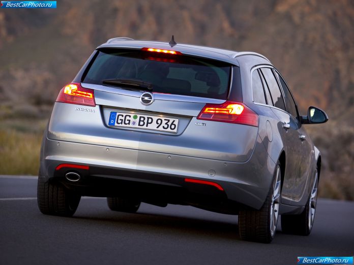 2010 Opel Insignia Sports Tourer - фотография 33 из 85