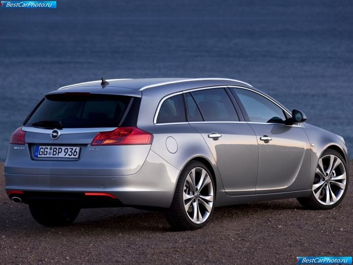 2010 Opel Insignia Sports Tourer - фотография 34 из 85