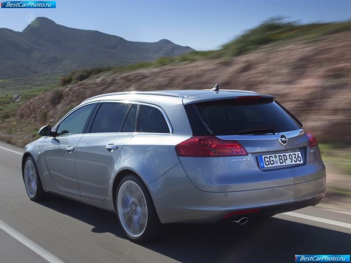 2010 Opel Insignia Sports Tourer - фотография 35 из 85
