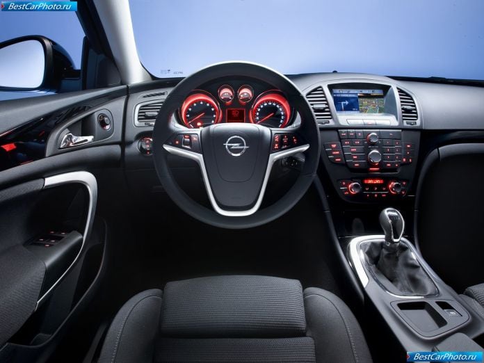 2010 Opel Insignia Sports Tourer - фотография 45 из 85