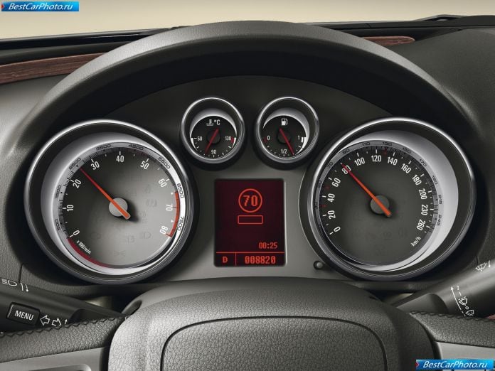 2010 Opel Insignia Sports Tourer - фотография 46 из 85