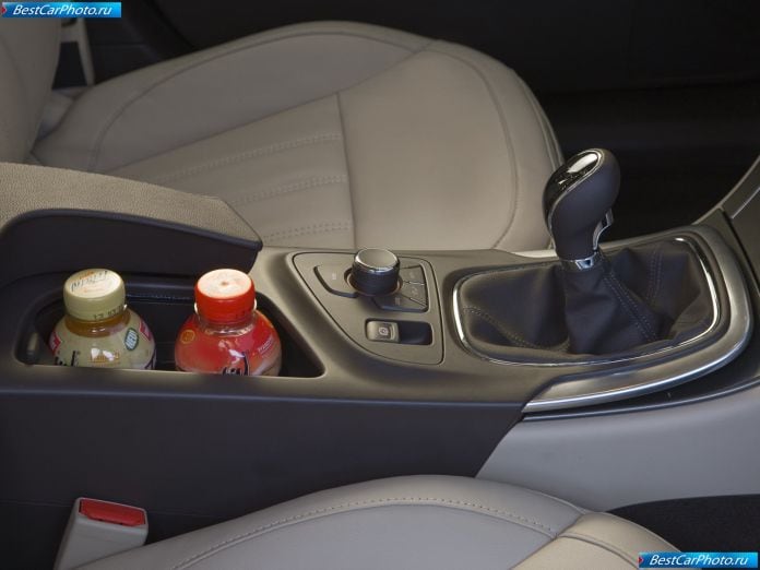 2010 Opel Insignia Sports Tourer - фотография 53 из 85