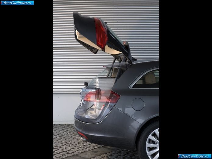 2010 Opel Insignia Sports Tourer - фотография 69 из 85