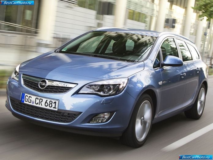 2011 Opel Astra Sports Tourer - фотография 7 из 95