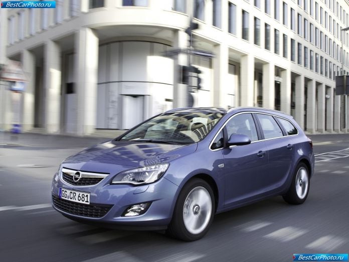 2011 Opel Astra Sports Tourer - фотография 10 из 95