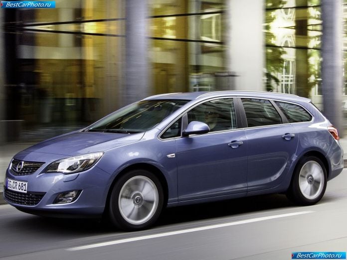 2011 Opel Astra Sports Tourer - фотография 15 из 95