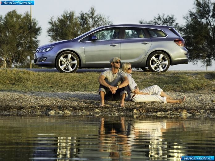 2011 Opel Astra Sports Tourer - фотография 20 из 95