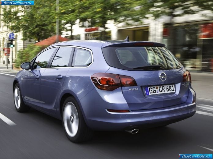 2011 Opel Astra Sports Tourer - фотография 36 из 95