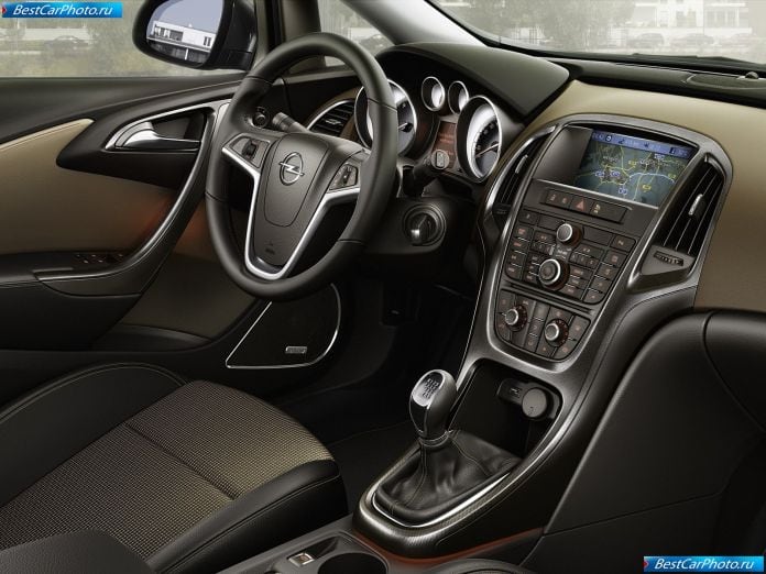 2011 Opel Astra Sports Tourer - фотография 45 из 95