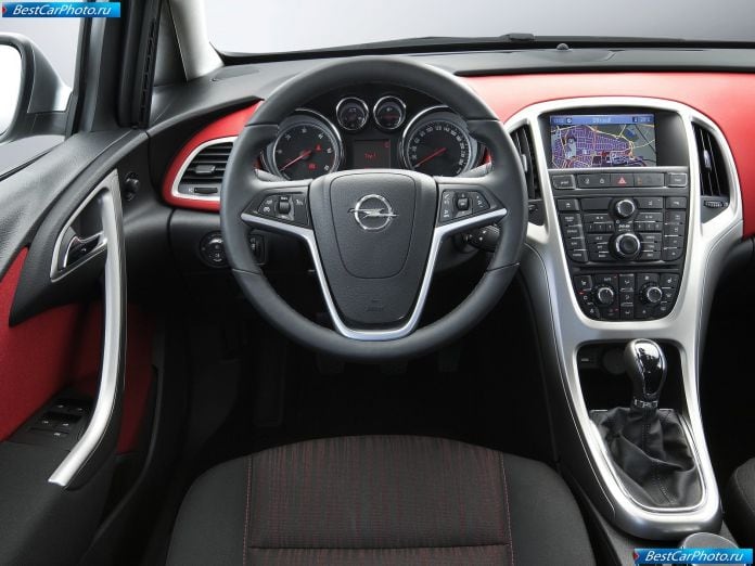 2011 Opel Astra Sports Tourer - фотография 52 из 95