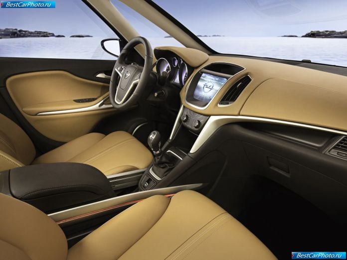 2011 Opel Zafira Tourer Concept - фотография 7 из 18