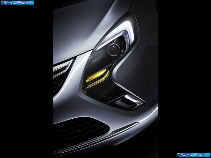 2011 Opel Zafira Tourer Concept - фотография 14 из 18