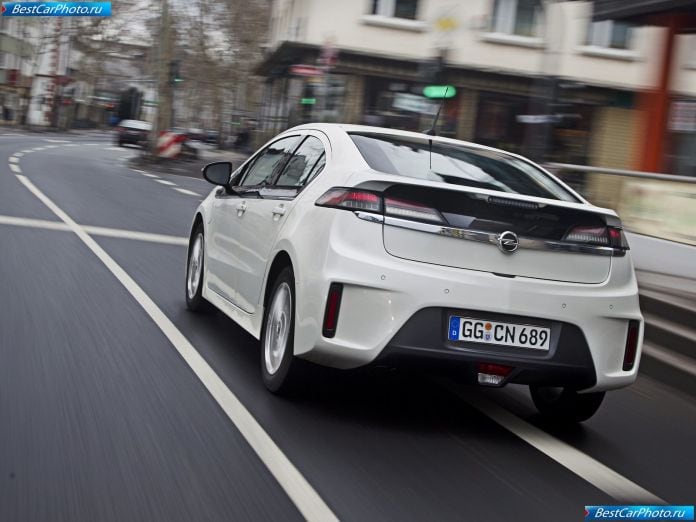 2012 Opel Ampera - фотография 7 из 33