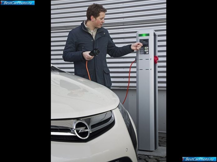 2012 Opel Ampera - фотография 26 из 33