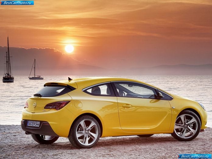 2012 Opel Astra Gtc - фотография 13 из 20