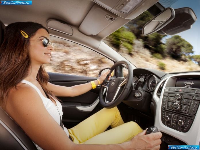 2012 Opel Astra Gtc - фотография 19 из 20