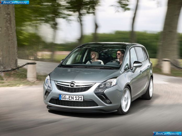 2012 Opel Zafira Tourer - фотография 2 из 14