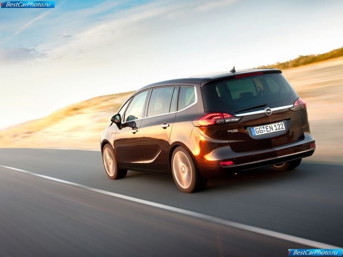 2012 Opel Zafira Tourer - фотография 9 из 14