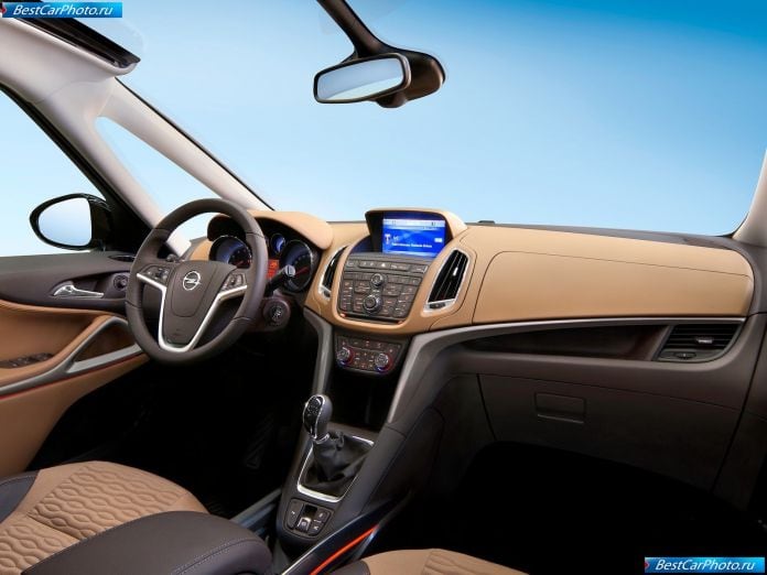 2012 Opel Zafira Tourer - фотография 12 из 14