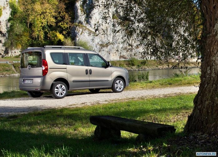 2012 Opel Combo - фотография 22 из 46