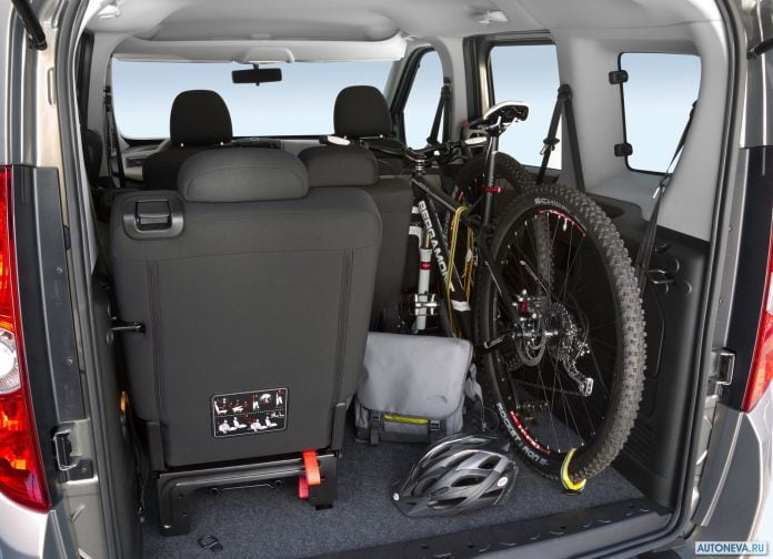 2012 Opel Combo - фотография 32 из 46