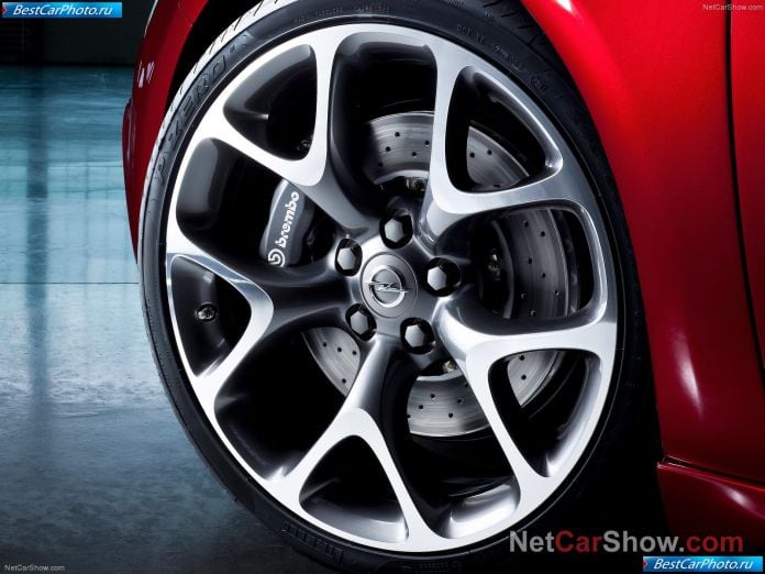 2013 Opel Astra Opc - фотография 4 из 9