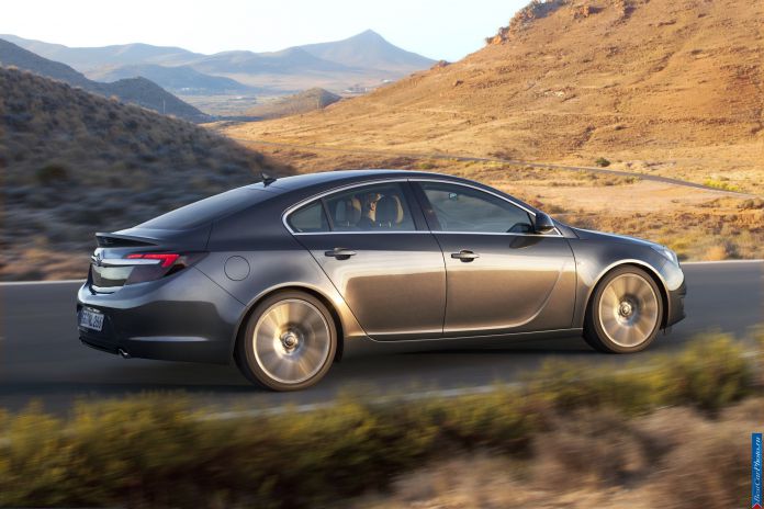 2014 Opel Insignia - фотография 2 из 12