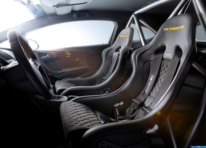 2015 Opel Astra OPC Extreme - фотография 5 из 10