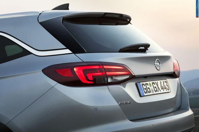 2016 Opel Astra Sports Tourer - фотография 15 из 123