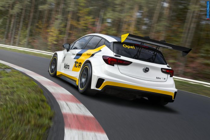 2016 Opel Astra TCR - фотография 4 из 17