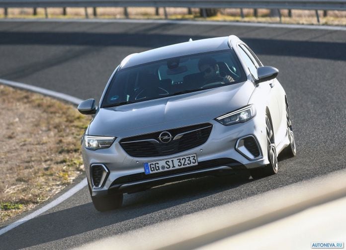 2018 Opel Insignia GSI Sports Tourer - фотография 16 из 39