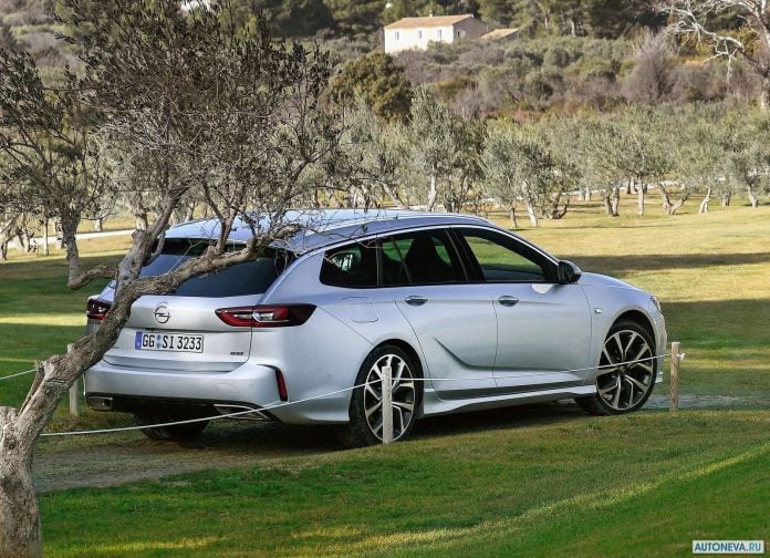 2018 Opel Insignia GSI Sports Tourer - фотография 22 из 39
