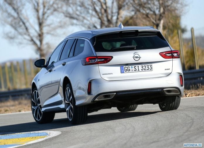 2018 Opel Insignia GSI Sports Tourer - фотография 33 из 39