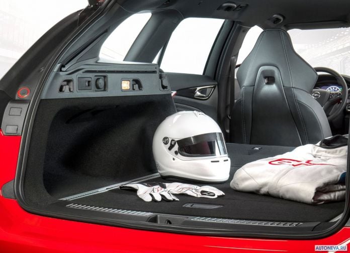 2018 Opel Insignia GSI Sports Tourer - фотография 38 из 39