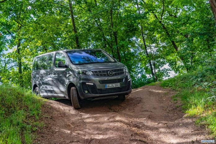 2020 Opel Zafira Life 4x4 - фотография 12 из 20 2020 Opel Zafira Life 4x4 - фотография 12 из 20