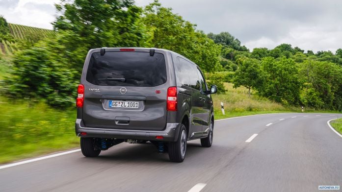2020 Opel Zafira Life 4x4 - фотография 14 из 20