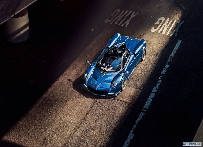 2017 Pagani Huayra Roadster - фотография 2 из 21